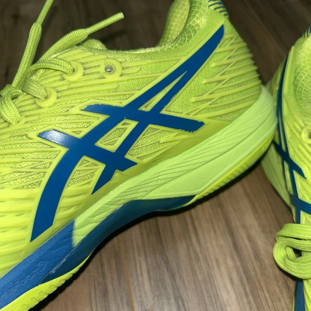 ASICS Women's Solution Speed FlyteFoam 2 Clay Tennis Shoes, 10, Hazard Green/Reb
